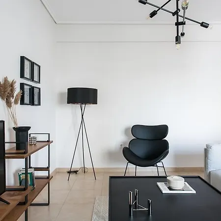 Upstreet Superb & Comfy 2 Bd Apt-marousi